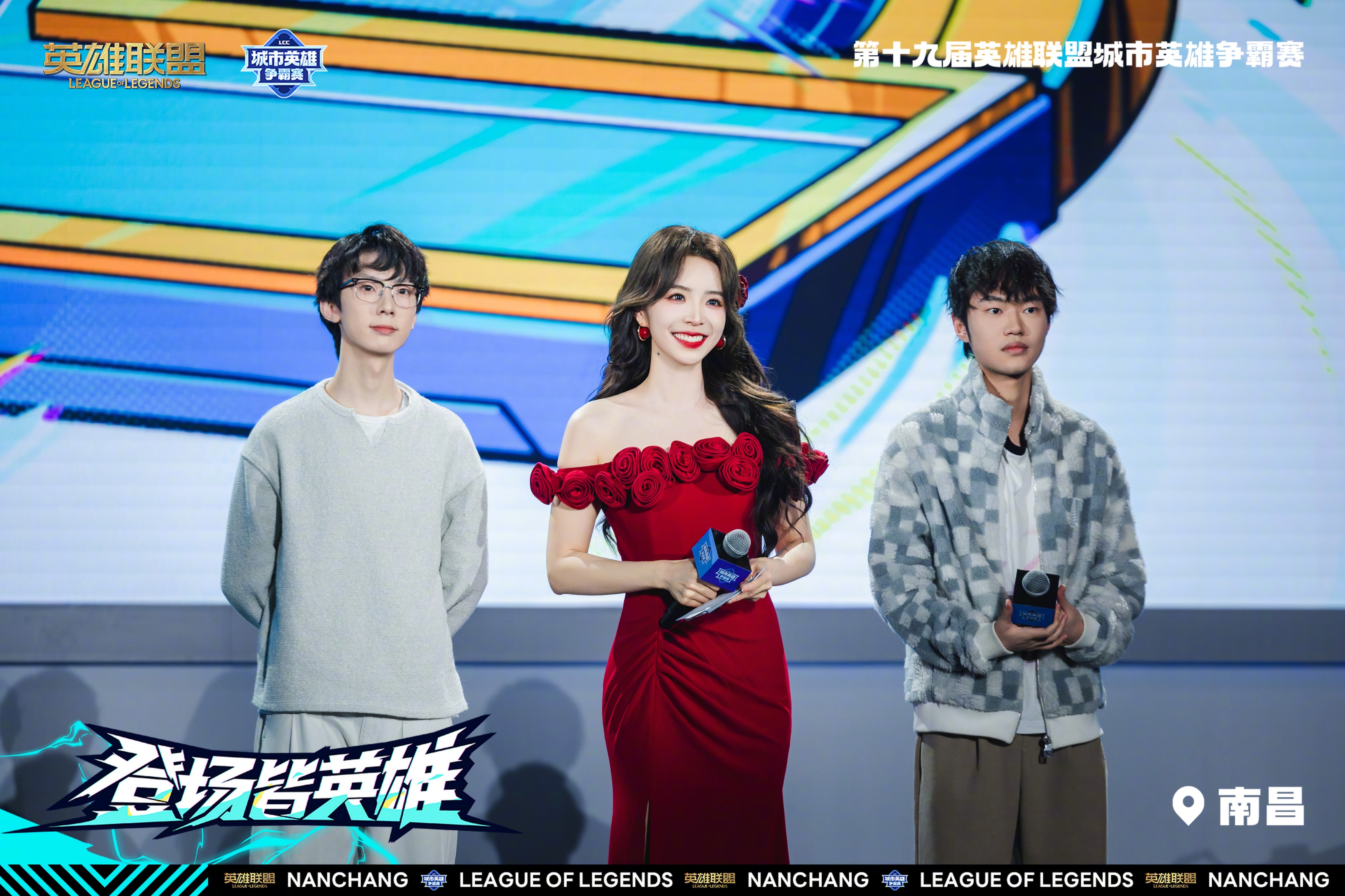 开云-JackeyLove意外战胜独行侠，比赛局势复杂引爆全场！赢得满堂喝彩(蒙面超人black亚视版)