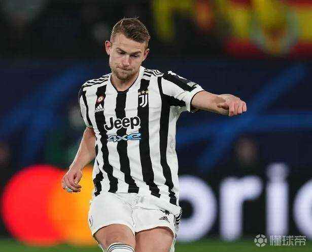 赛后阿贾克斯更衣室发声：社区盾节点到来，球迷炸锅，训练强度明显提升的简单介绍