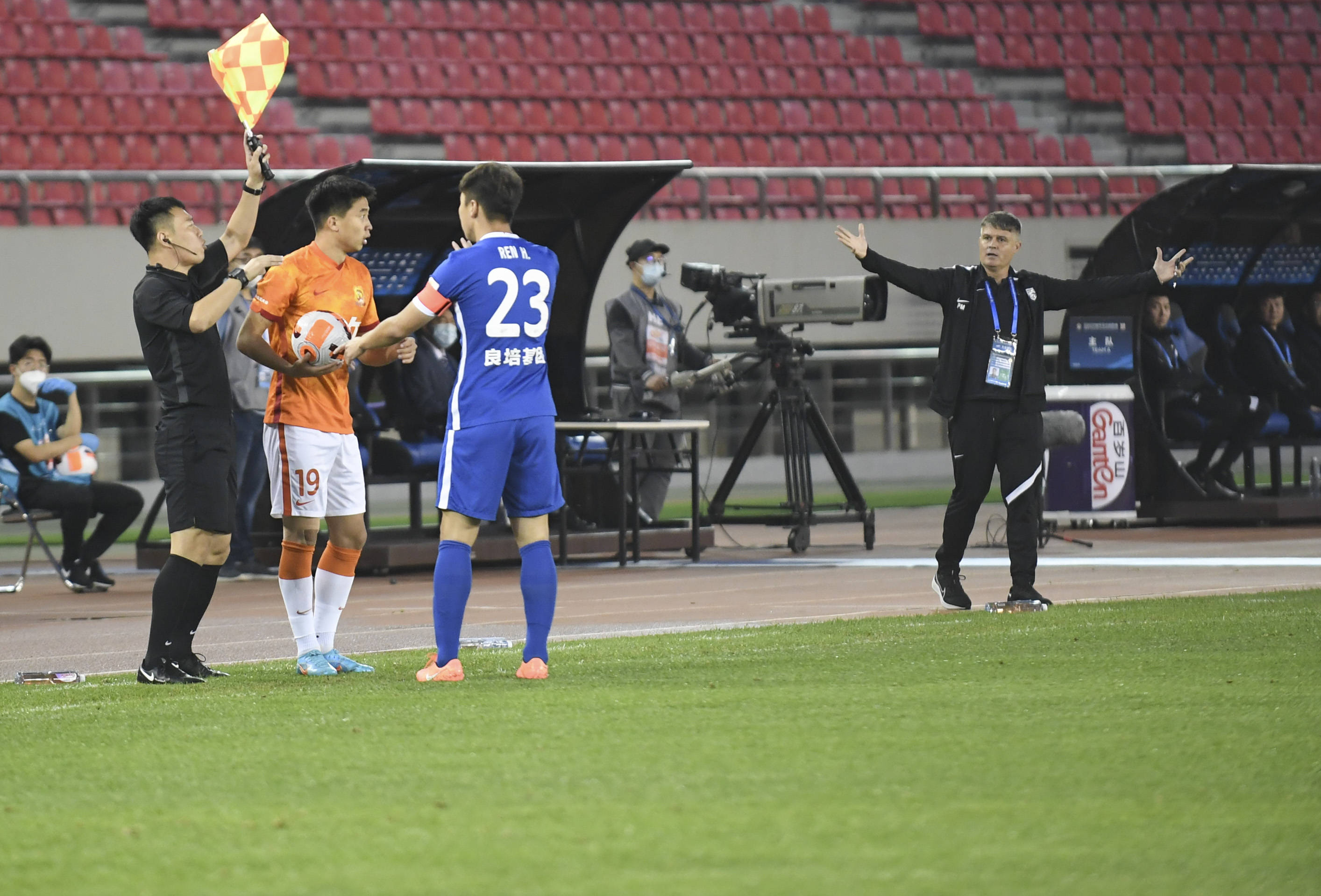 NBA总决赛赛程吃紧，武汉三镇今晨状态回暖，更衣室稳定，赛程密集仍需轮换的简单介绍