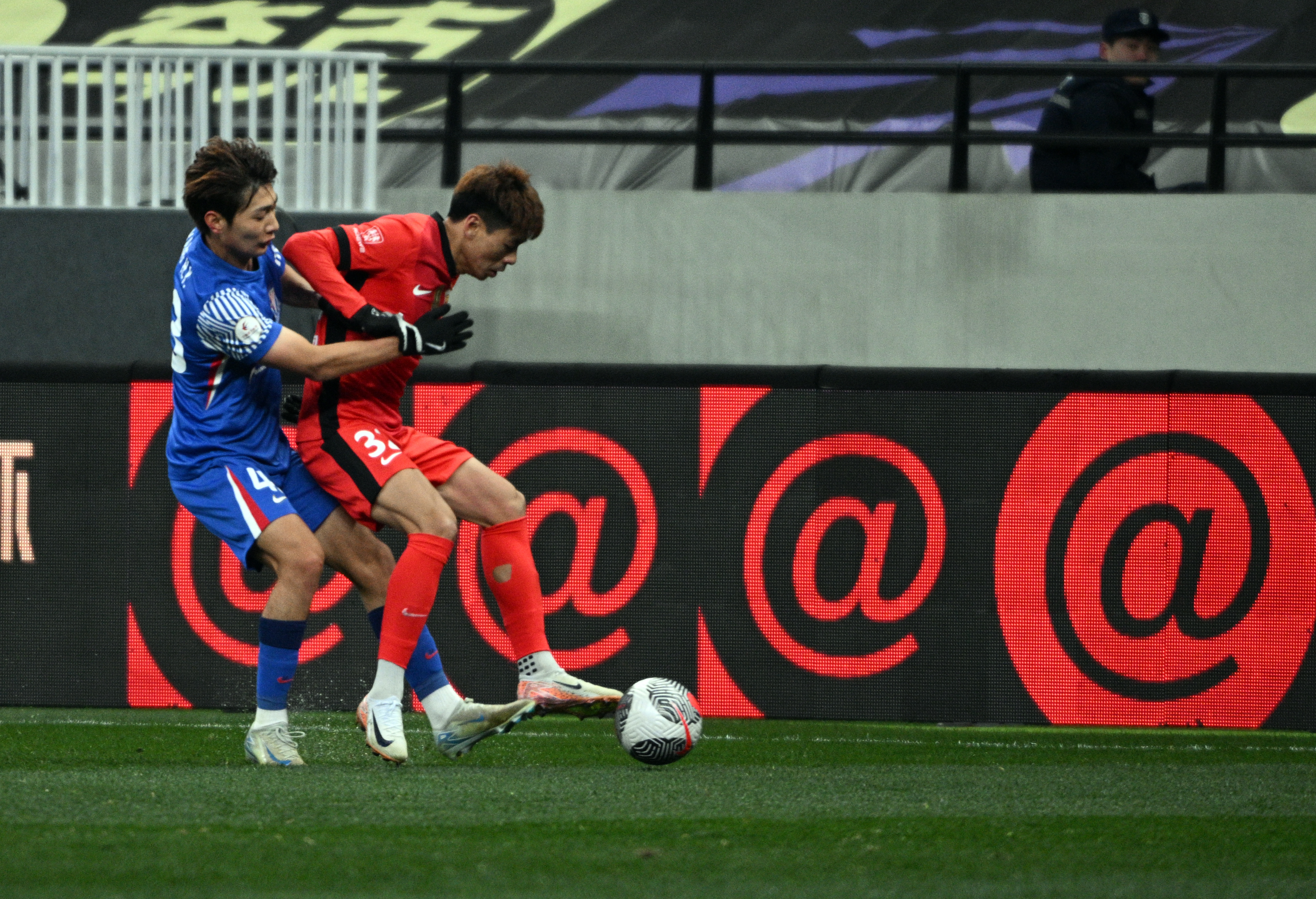 开云体育官网-关于里程碑夜！上海海港临场应变，中超清晨刷纪录，引发热议，年轻球员得到机会的信息