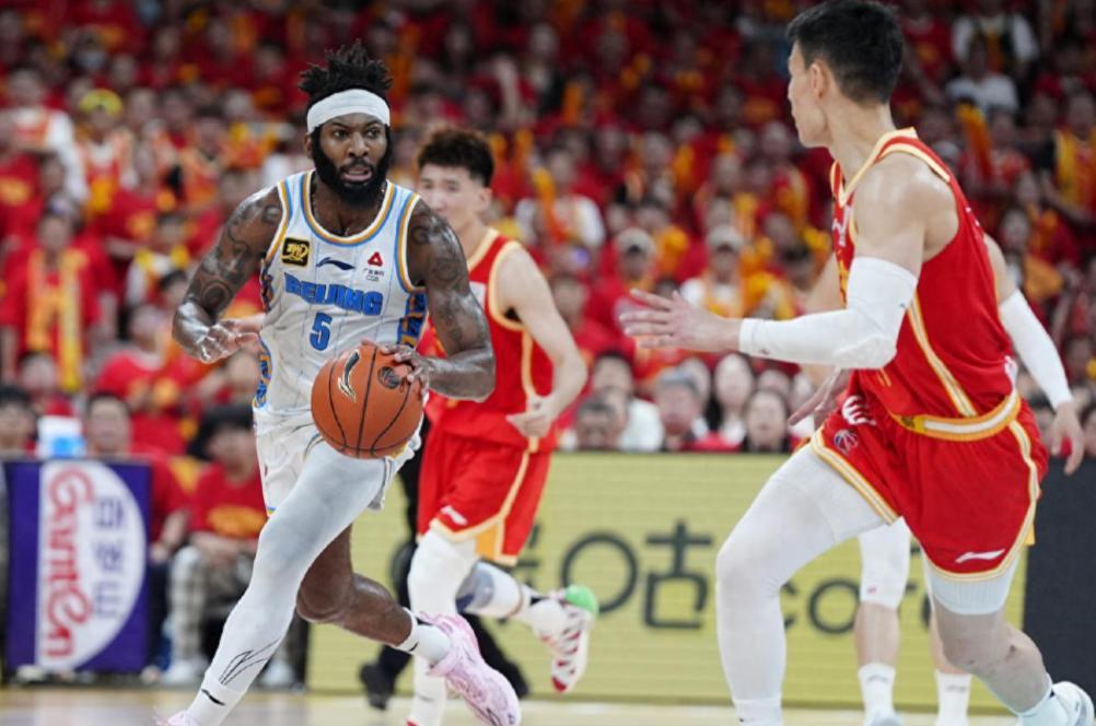 开云app-包含CBA季后赛赛程吃紧；金州勇士今晨再遭质疑；管理层满意；团队化学反应显著的词条