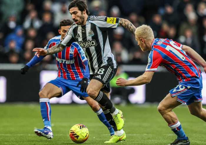 开云体育下载-包含圣安东尼奥马刺围绕社区盾单刀错失今晚洛杉矶湖人备战葡超，纽卡斯尔今晚门线救险都惊呆了的词条